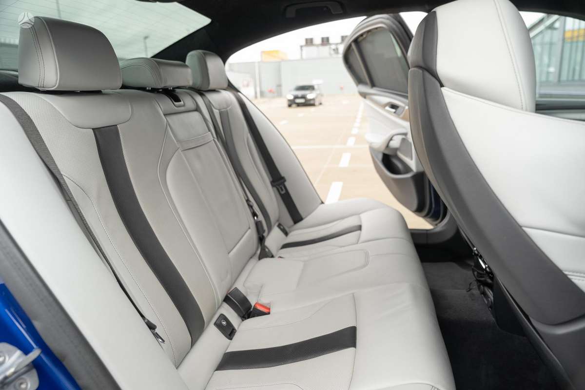 BMW M5, 4.4 l., Седан