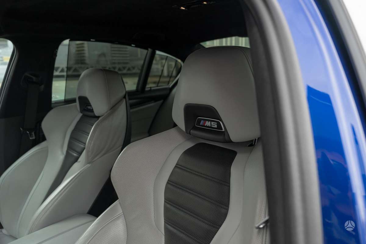 BMW M5, 4.4 l., Седан