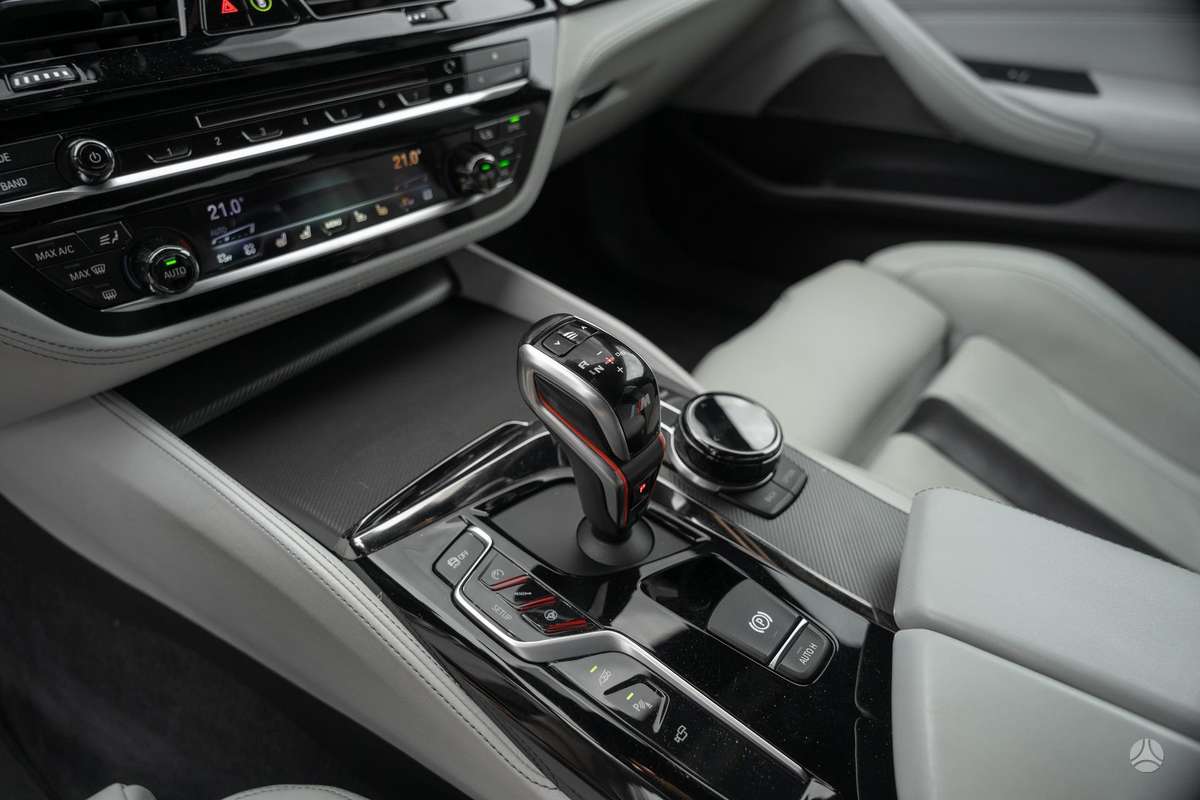 BMW M5, 4.4 l., Седан