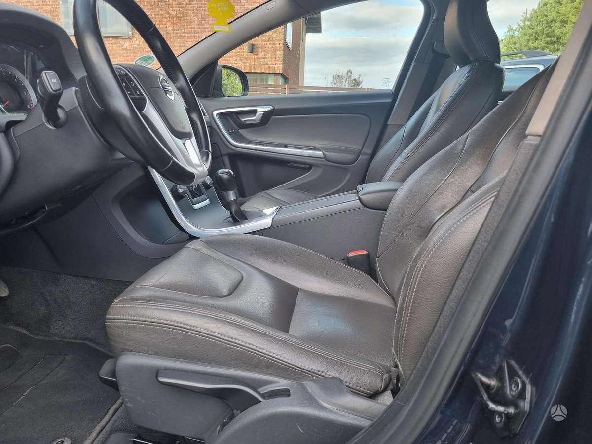 Volvo V60, 2.0 l., hatchback