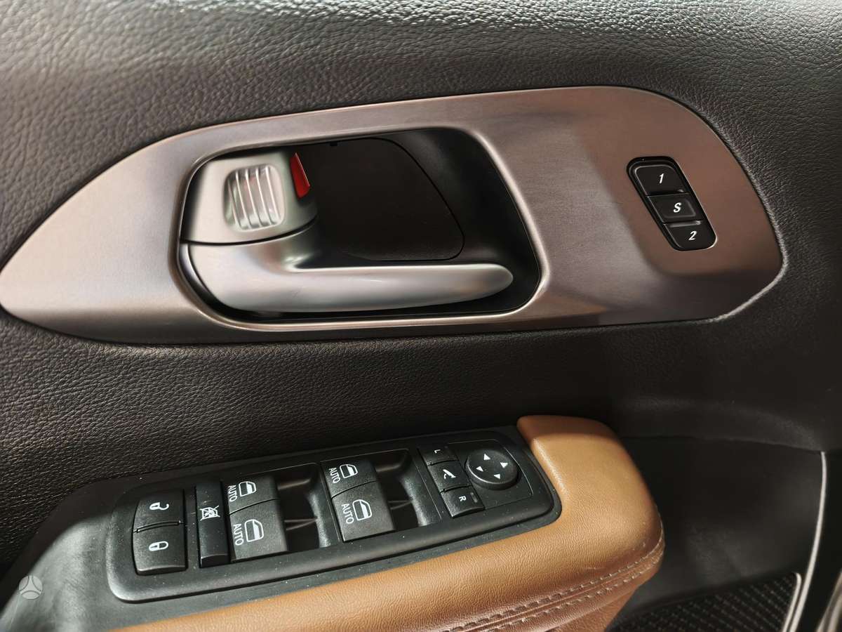 Chrysler Pacifica, 3.6 l., Минивэн