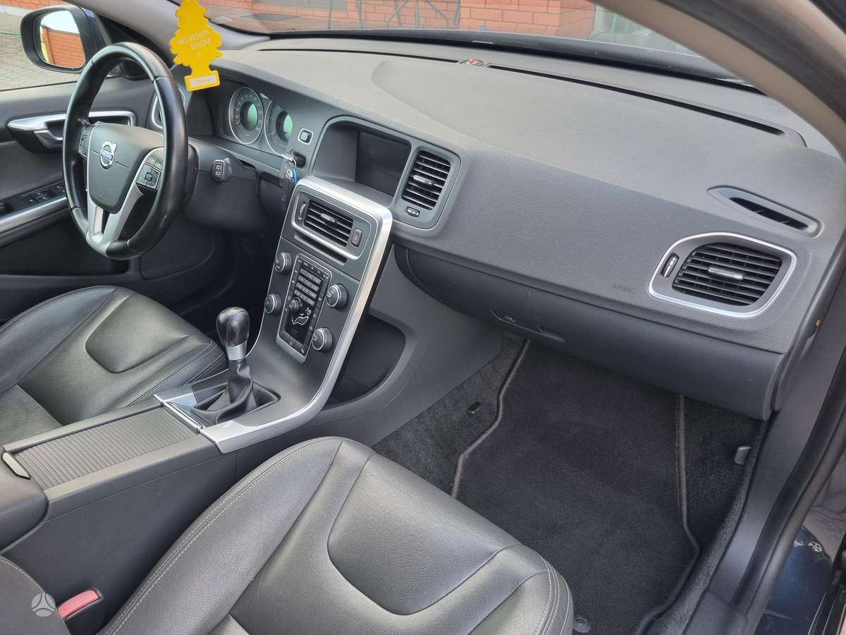 Volvo V60, 2.0 l., hatchback