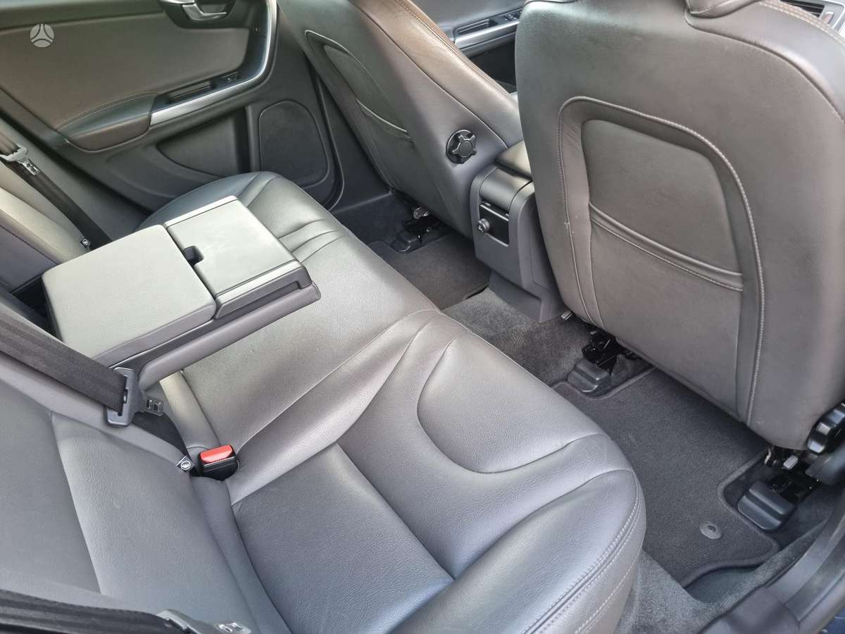 Volvo V60, 2.0 l., hatchback