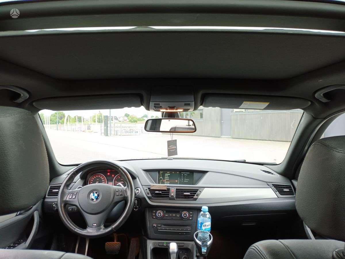 BMW X1, 2.0 l., off-road / crossover
