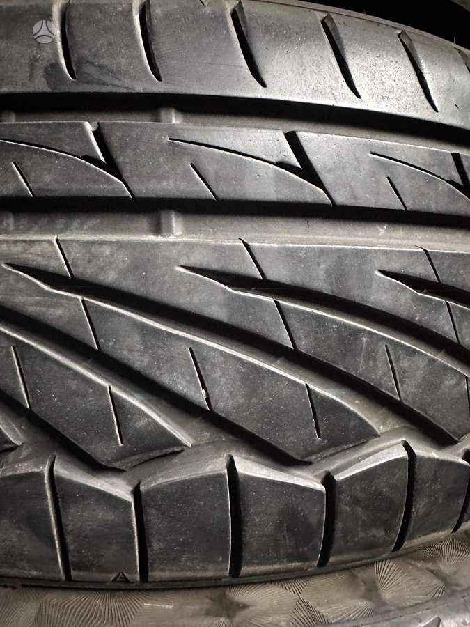 Toyo, летние 235/35 R20