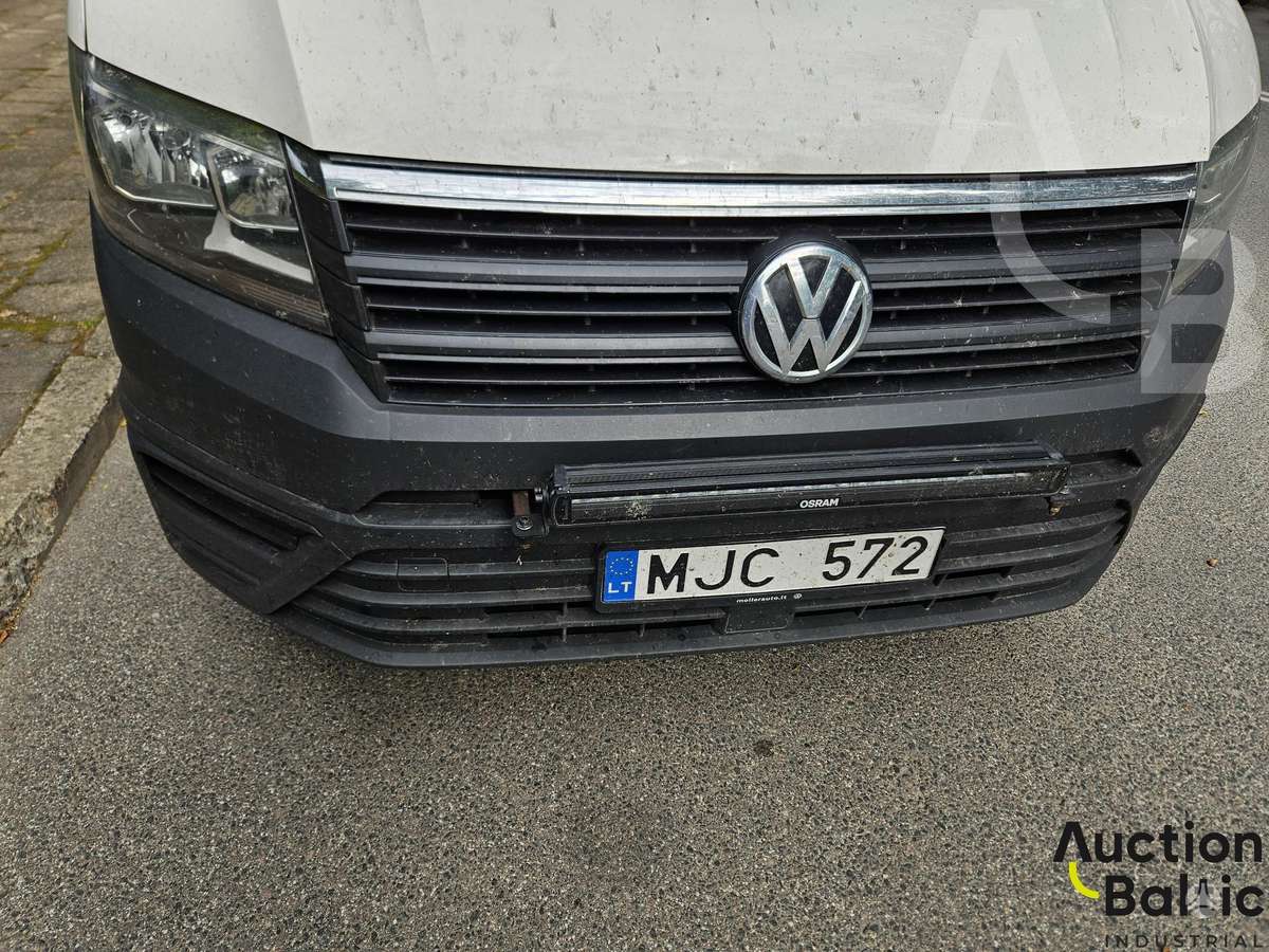 Volkswagen Crafter, box trucks / box vans