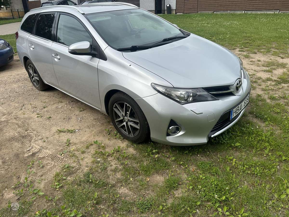 Toyota Auris, 1.4 l., Универсал