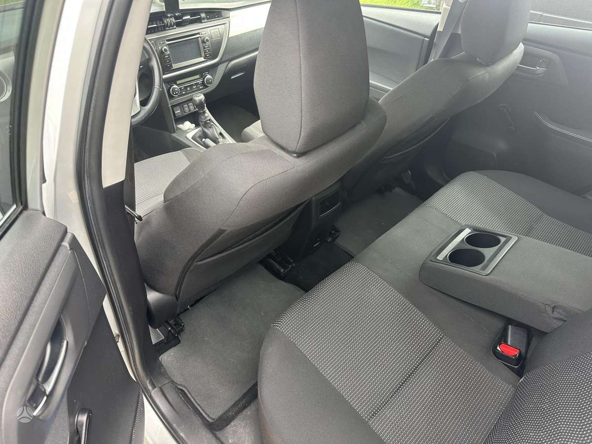 Toyota Auris, 1.4 l., Универсал
