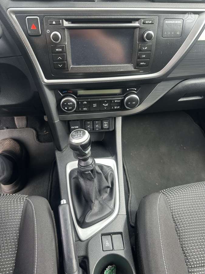 Toyota Auris, 1.4 l., Универсал