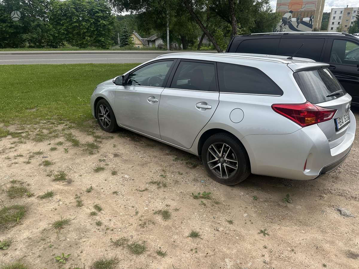 Toyota Auris, 1.4 l., Универсал