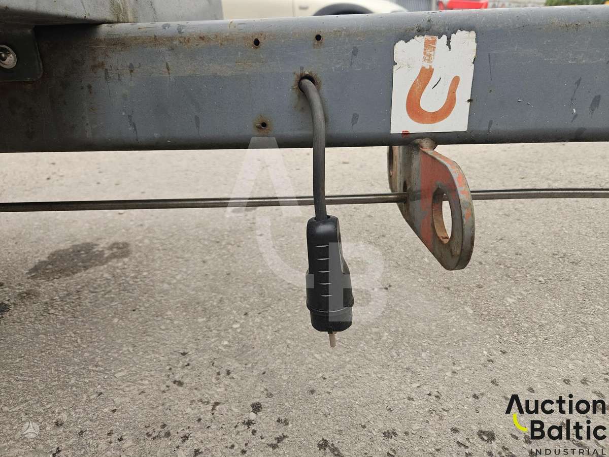 -Kita- Arial K13, vertikalūs keltuvai