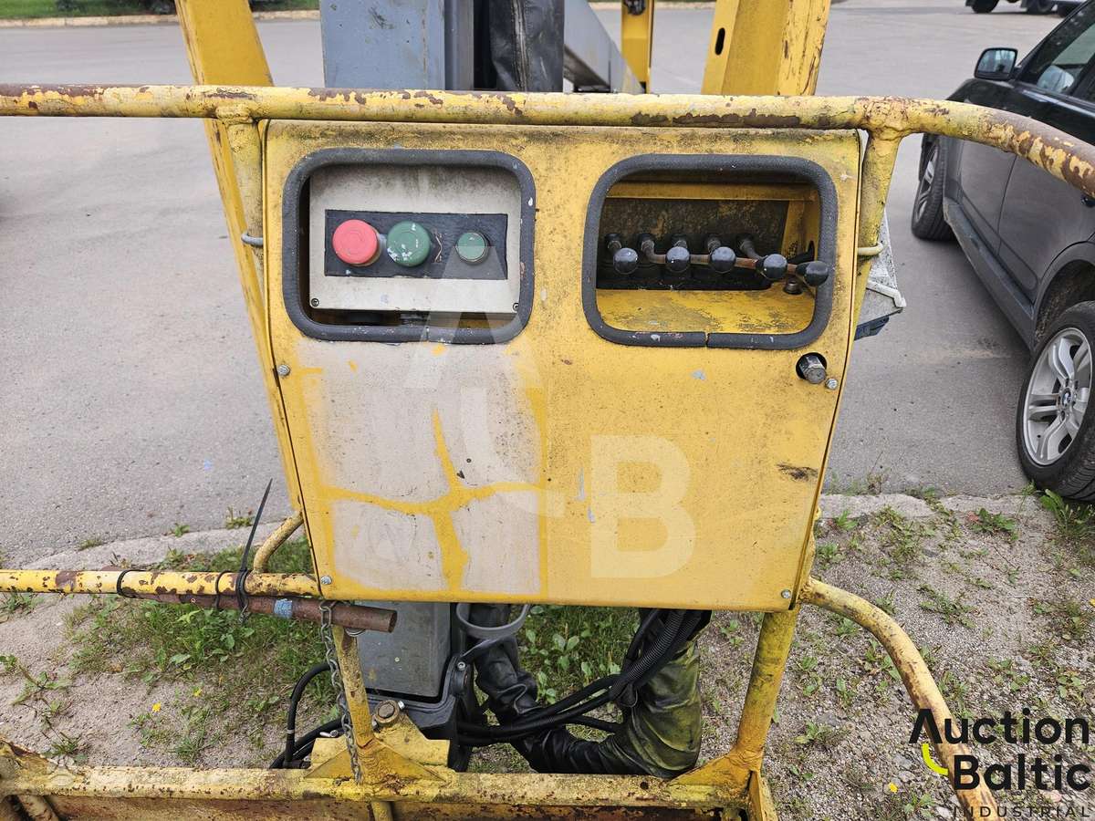 -Kita- Arial K13, vertikalūs keltuvai