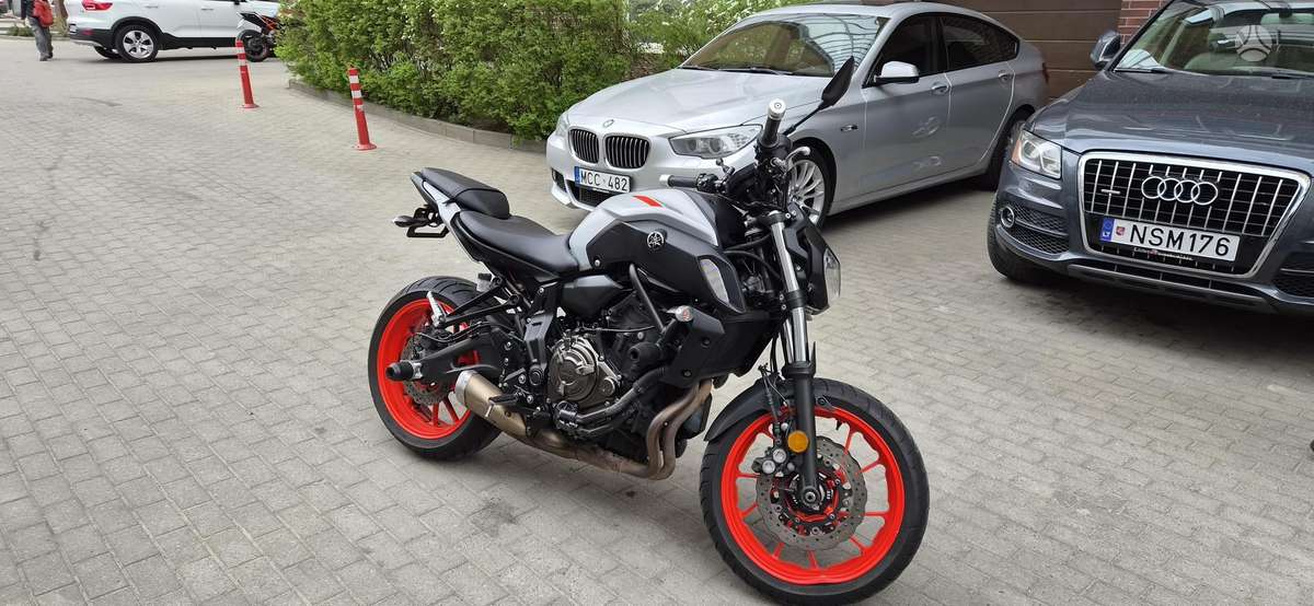 Yamaha MT 07 700cc, street / classic