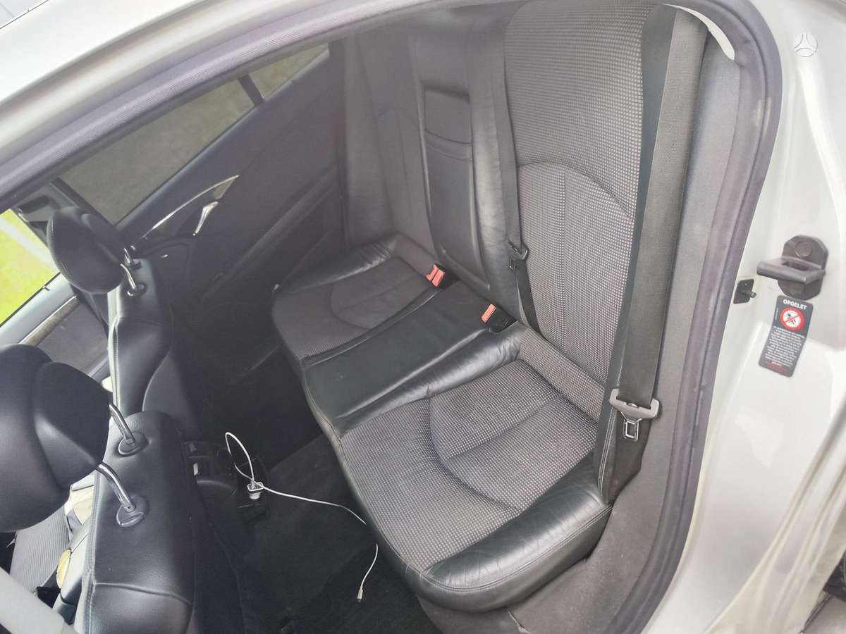 Mercedes-Benz E220, 2.2 l., Седан