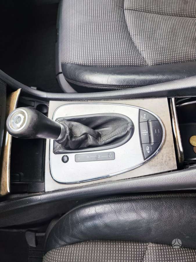 Mercedes-Benz E220, 2.2 l., Седан