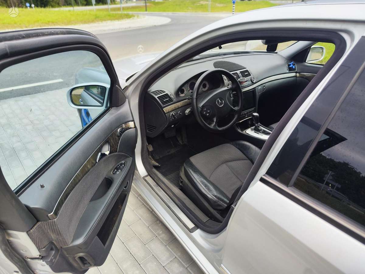 Mercedes-Benz E220, 2.2 l., Седан