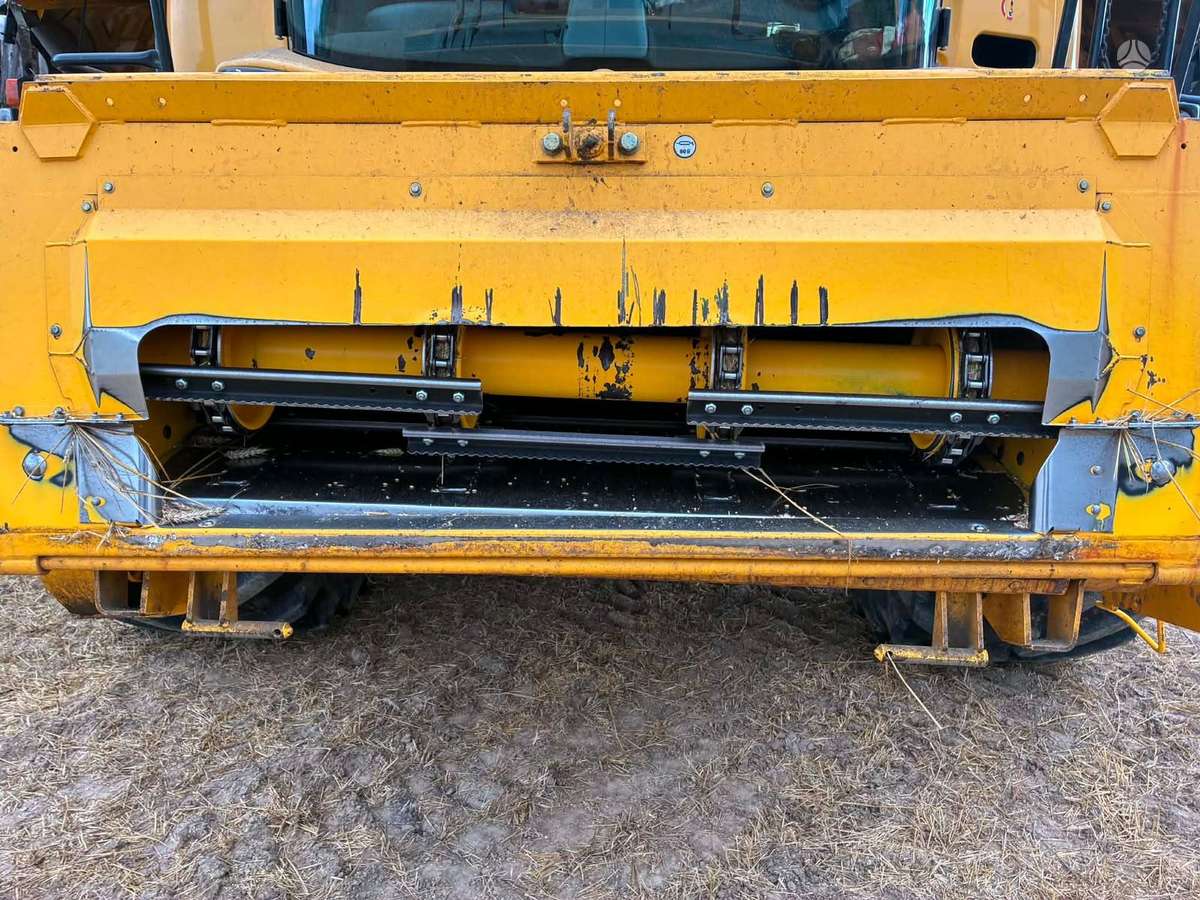 New Holland CX8.70, combine harvesters