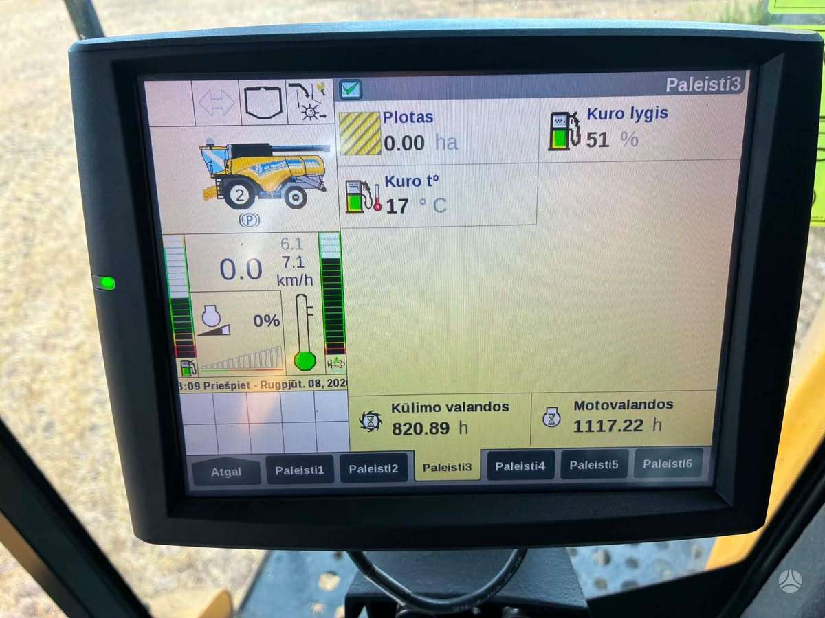 New Holland CX8.70, combine harvesters