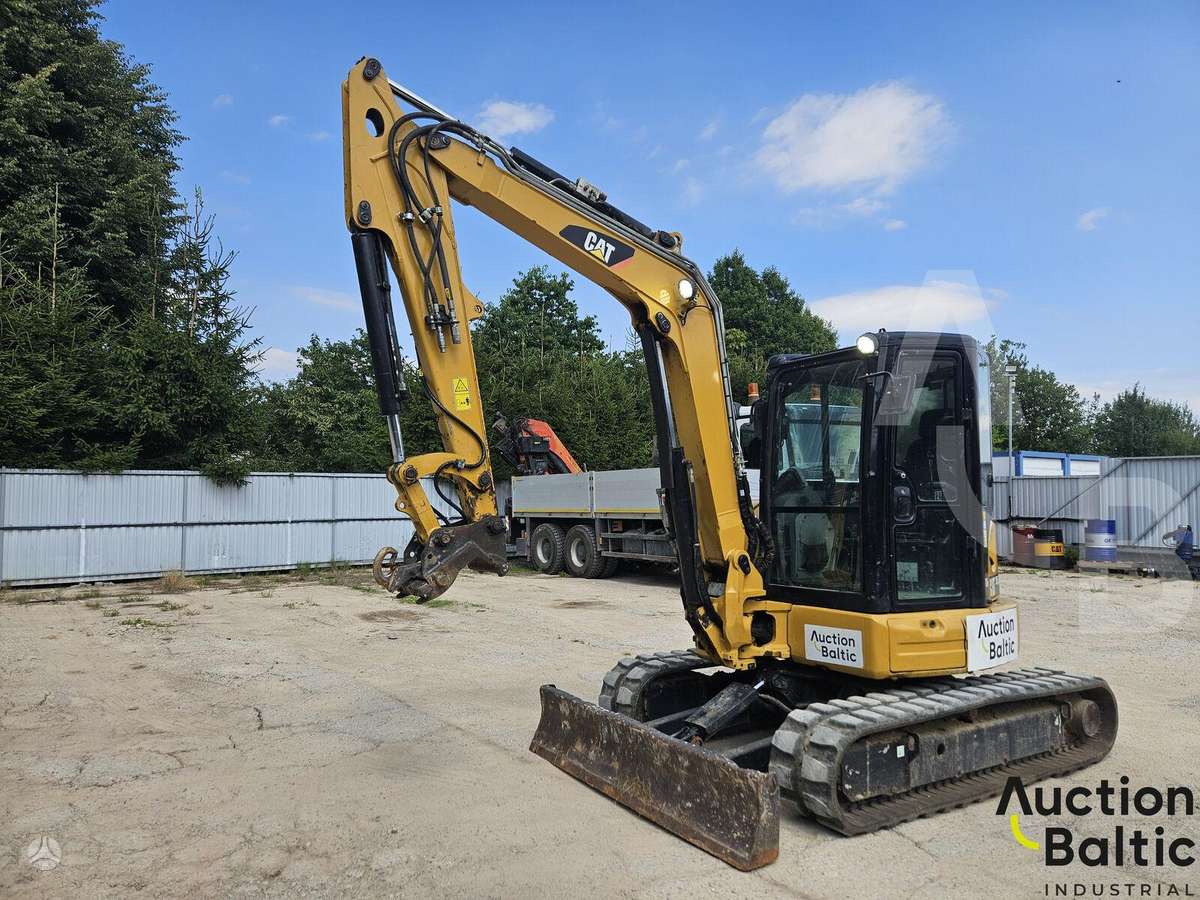 Caterpillar 305.5E2, excavator