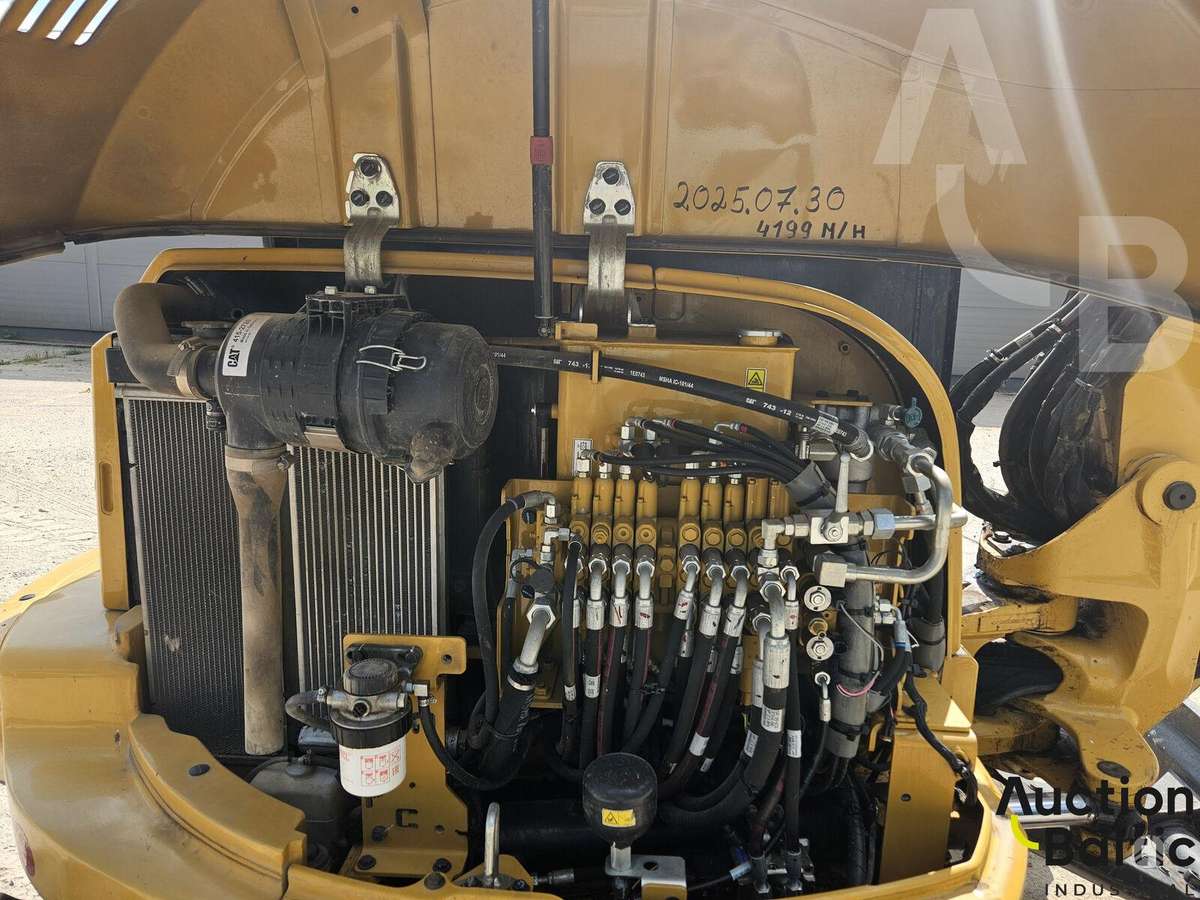 Caterpillar 305.5E2, экскаваторы