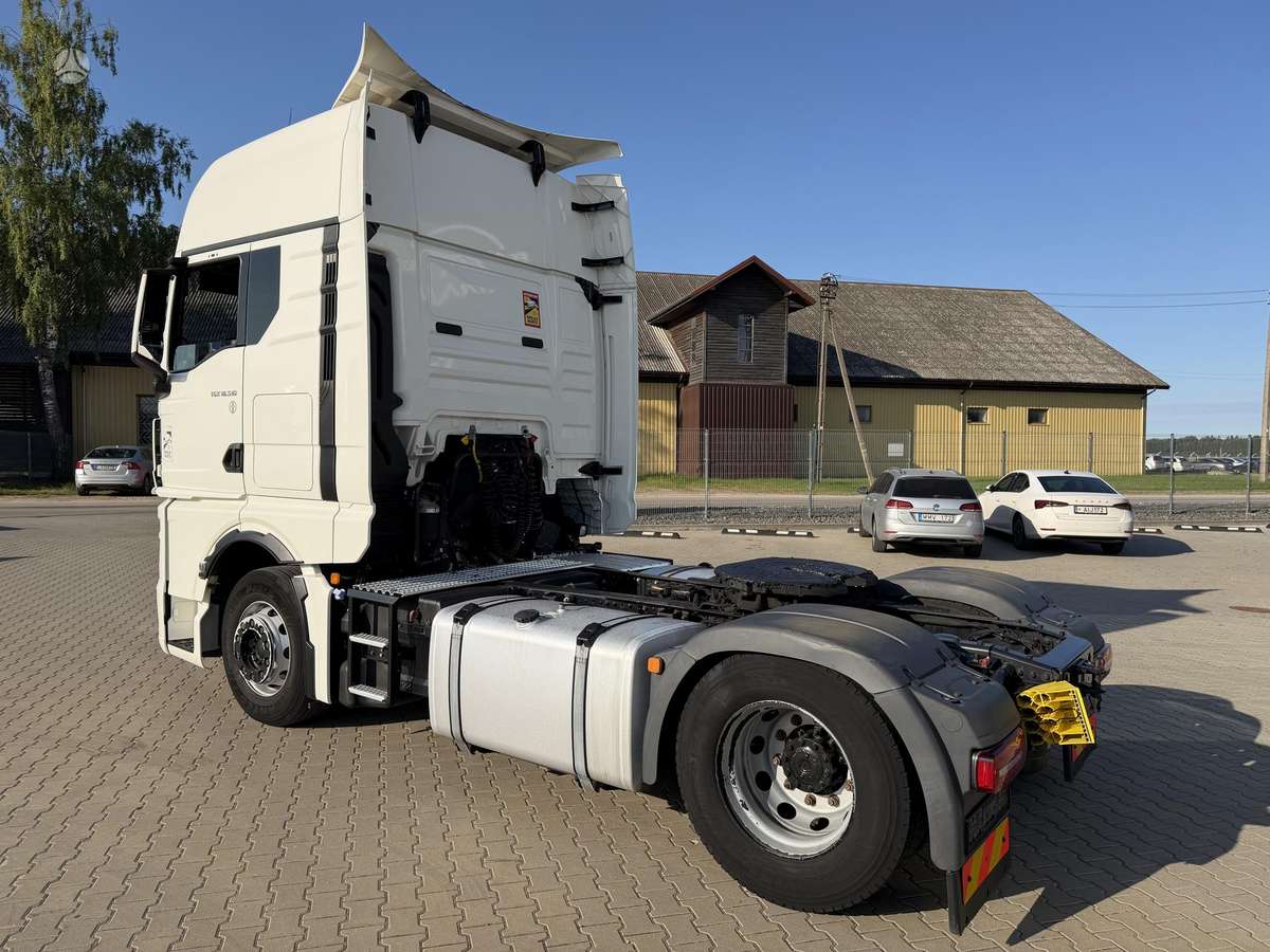 MAN TGX18.510, double sleeper