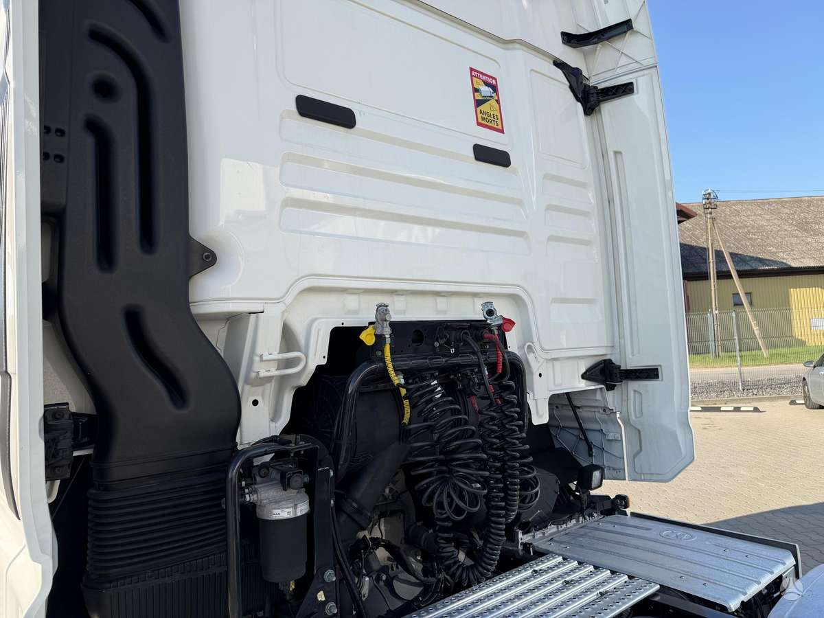 MAN TGX18.510, double sleeper