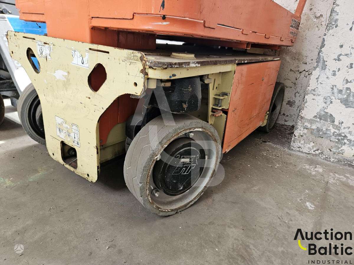 JLG 1230 ES, kita