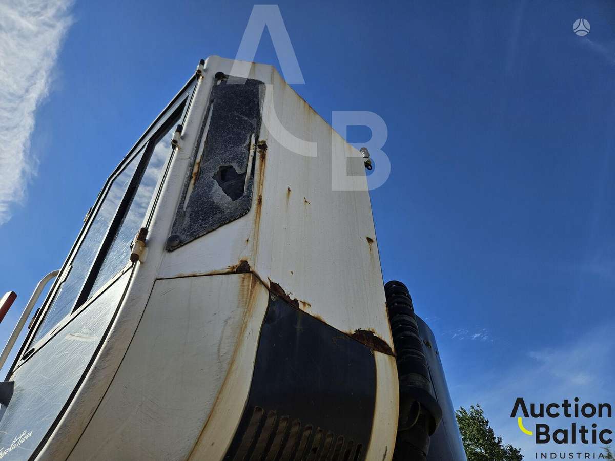 Mercedes Arocs 3348, forwarders