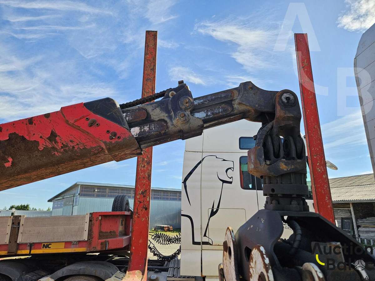 Mercedes Arocs 3348, forwarders