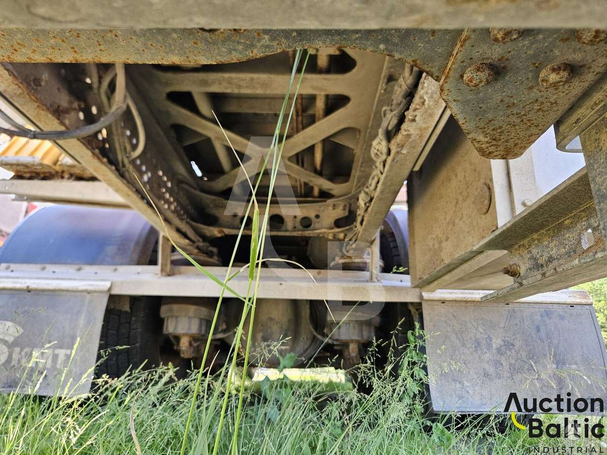 Mercedes Arocs 3348, forwarders