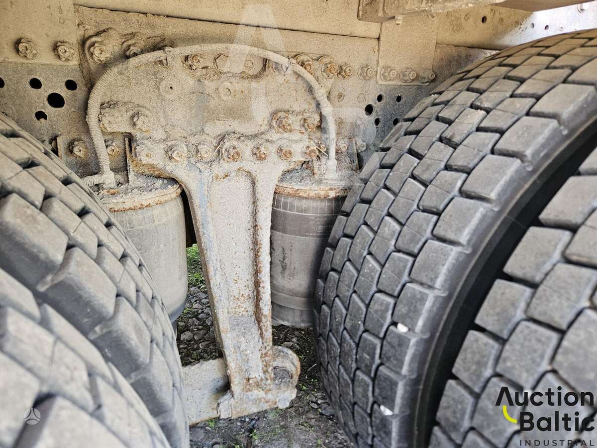 Mercedes Arocs 3348, forwarders