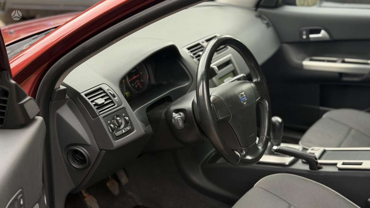 Volvo C30, 1.6 l., hatchback