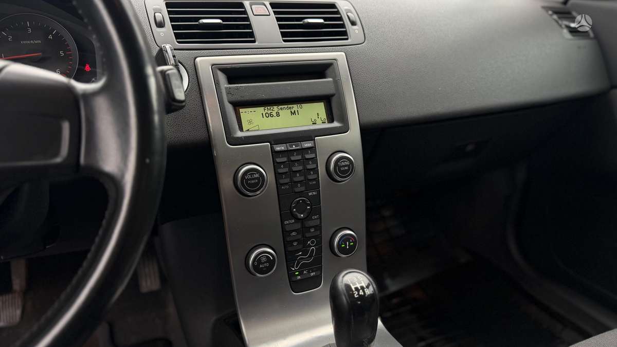 Volvo C30, 1.6 l., hatchback