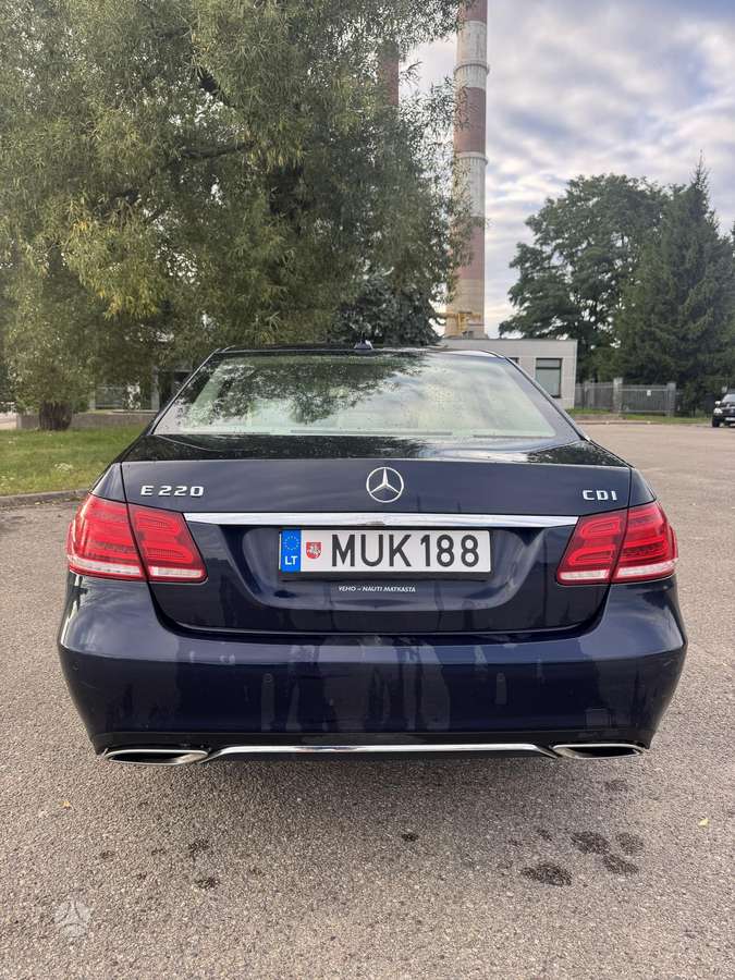 Mercedes-Benz E220, 2.1 l., Седан