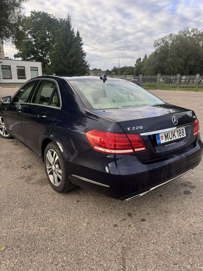 Mercedes-Benz E220, 2.1 l., Седан