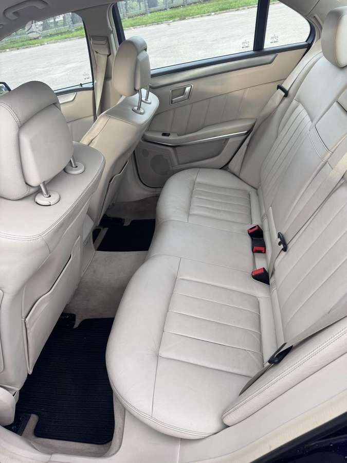 Mercedes-Benz E220, 2.1 l., Седан