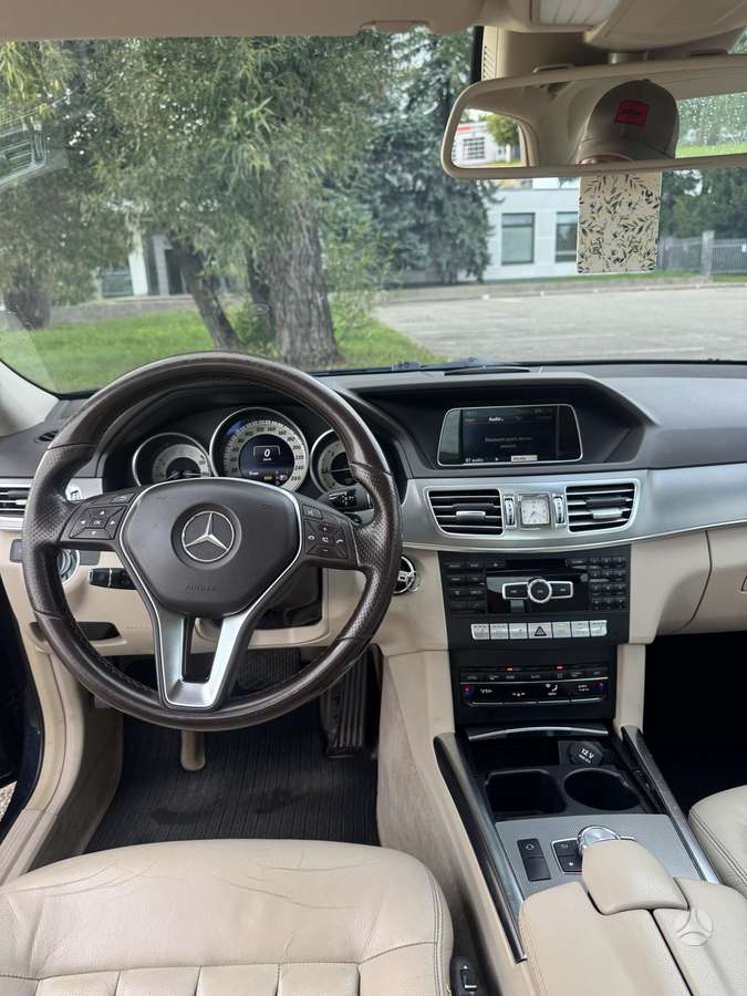 Mercedes-Benz E220, 2.1 l., Седан