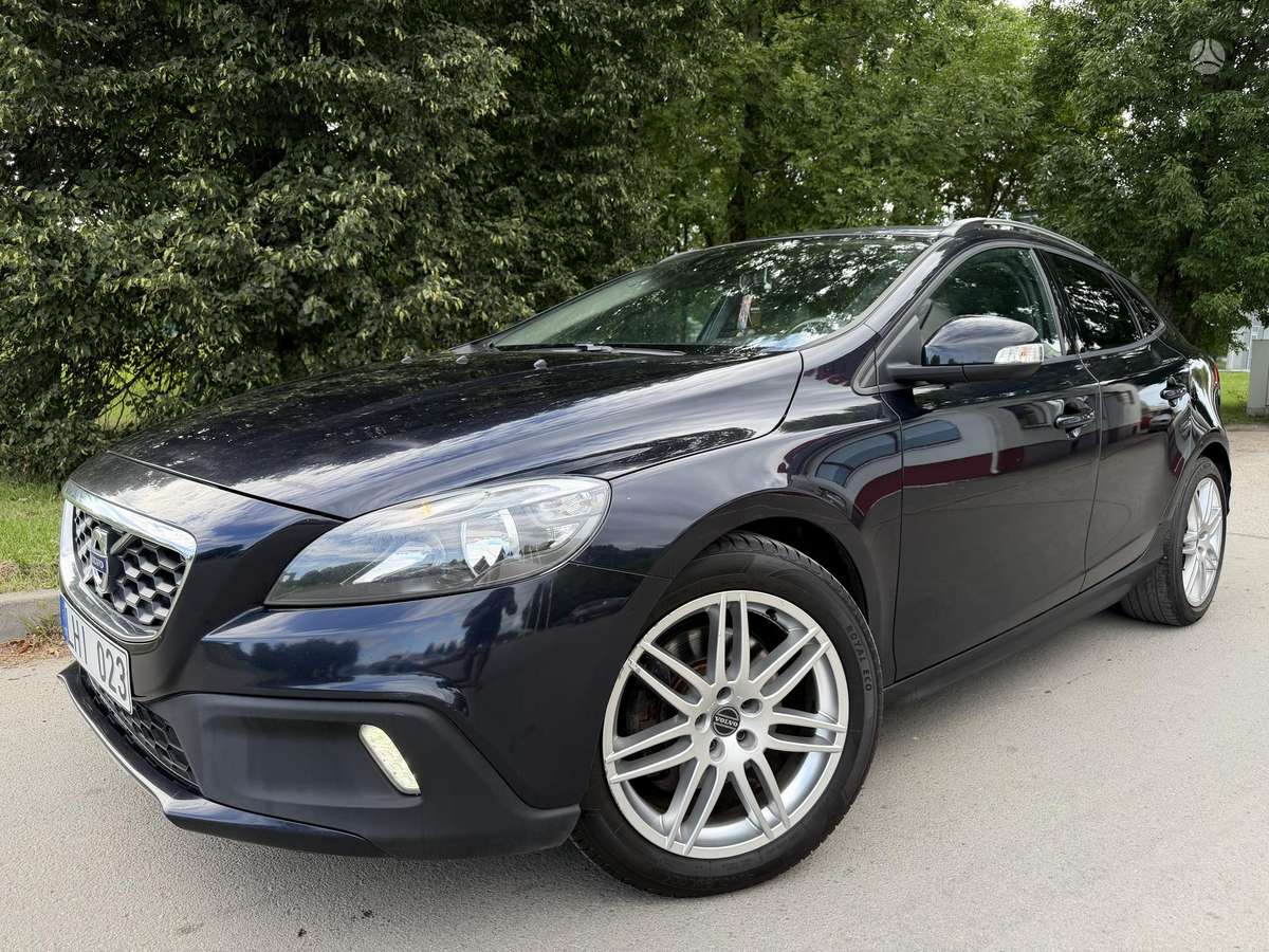 Volvo V40 Cross Country - 1