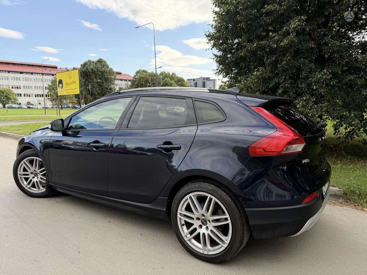 Volvo V40 Cross Country - 3