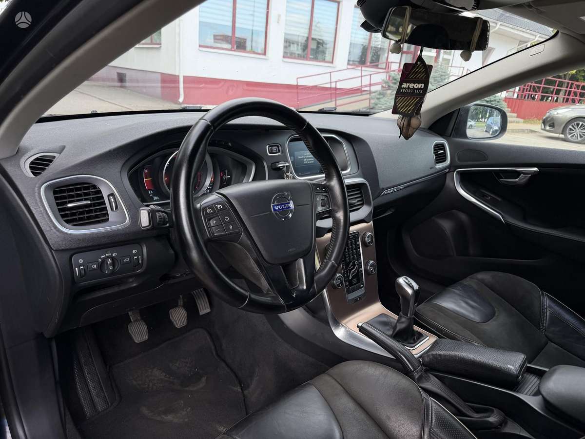 Volvo V40 Cross Country - 7