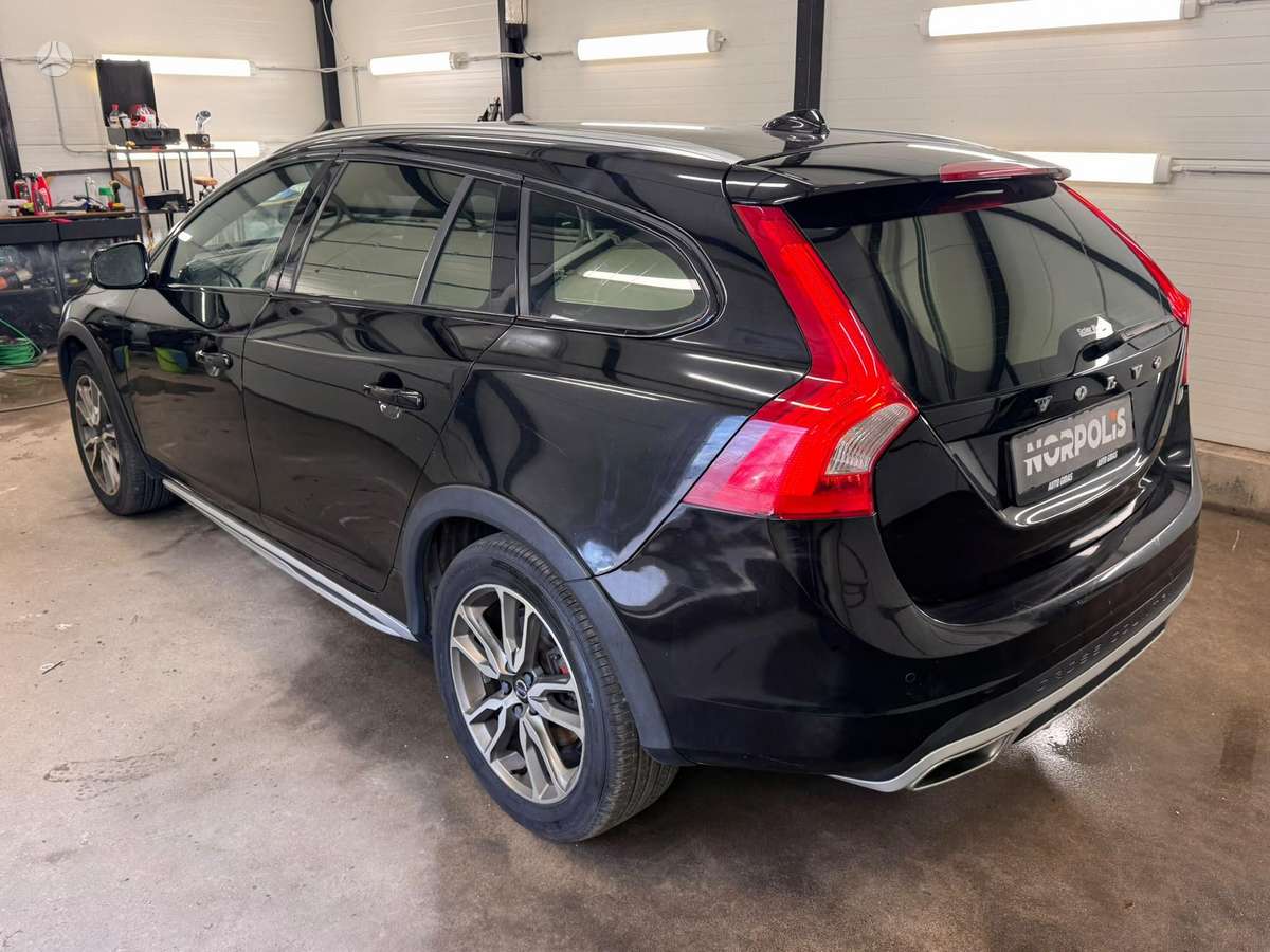 Volvo V60 Cross Country - 7