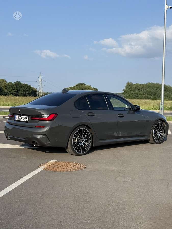 BMW 330, 3.0 l., Седан