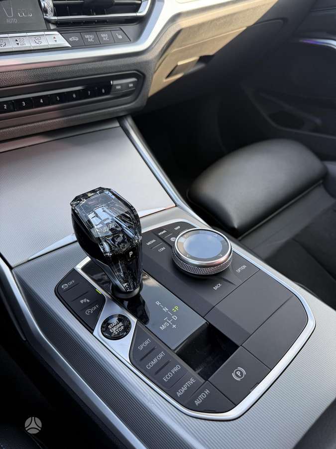 BMW 330, 3.0 l., Седан