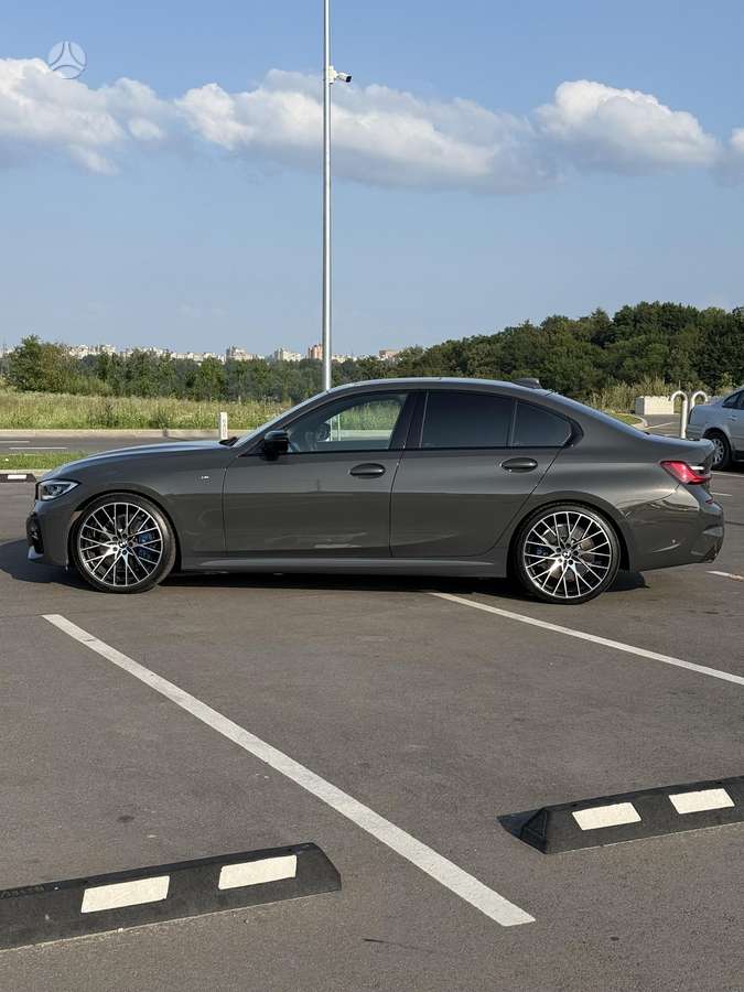 BMW 330, 3.0 l., Седан