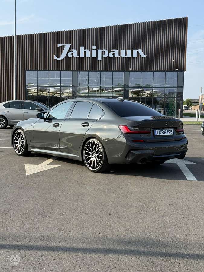 BMW 330, 3.0 l., Седан