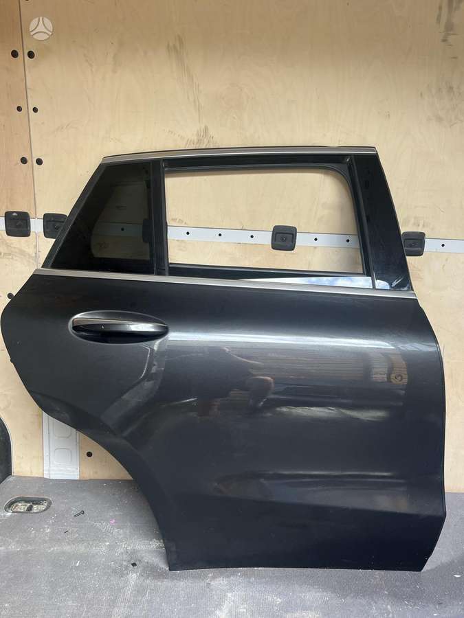 Mercedes-Benz EQC kėbulo dalys