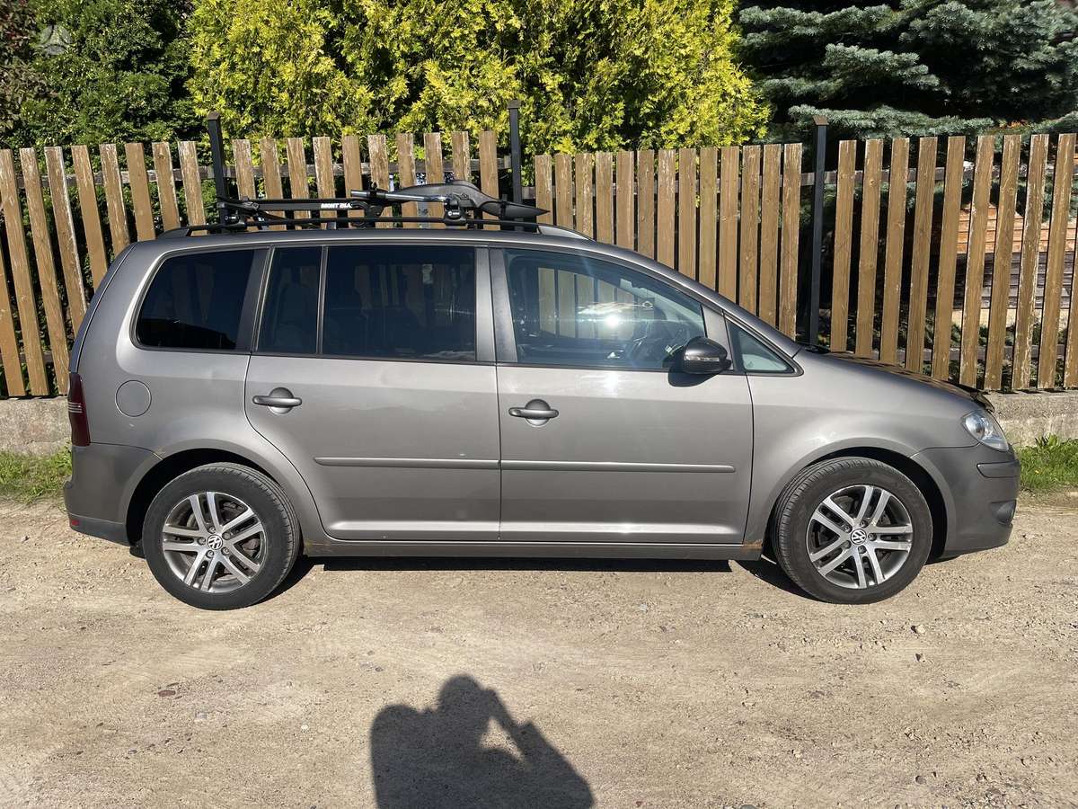Volkswagen Touran - 3