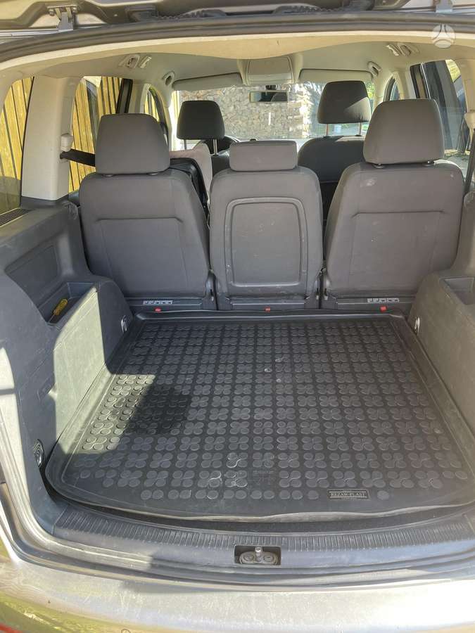 Volkswagen Touran - 5