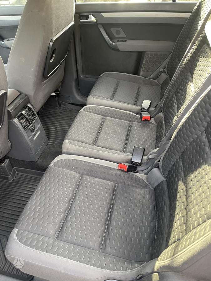 Volkswagen Touran - 6