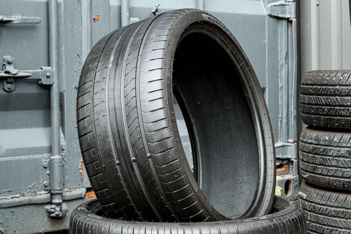 Pirelli P Zero 4 (BMW), vasarinės 285/30 R21